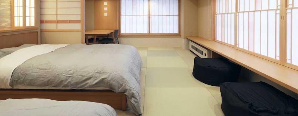 四季の景色を楽しむ障子戸